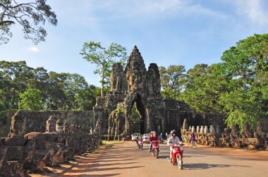 Güney kapısı Angkor Thom turist ziyaret