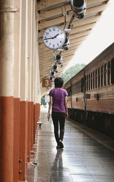 Tourist Walking Chiang Mai Railway Station Chiang Mai Province Thailand — Stock Photo, Image