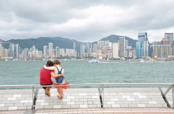 Tourists at Victoria Habor — Stock Photo, Image