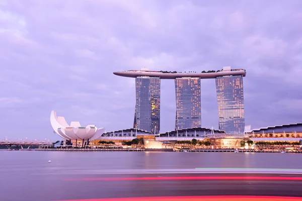 新加坡滨海湾沙滩的夜景 — 图库照片