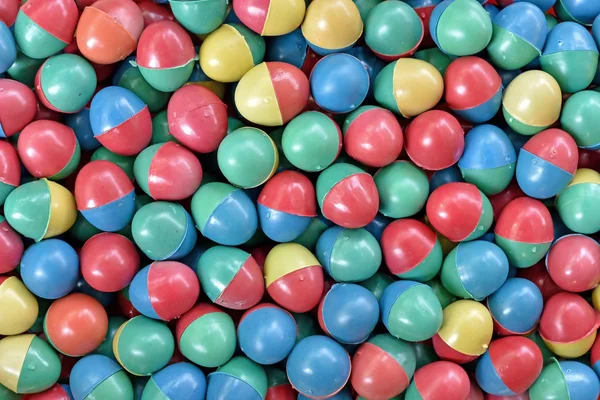 Uova di plastica colorate — Foto Stock