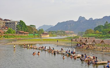Vang Vieng-Vientiane
