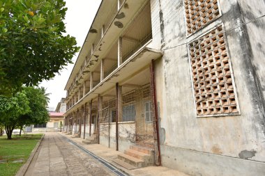 Tuol Sleng Soykırım Müzesi (S-21)