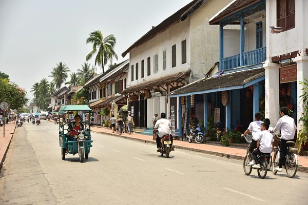 Niet-geïdentificeerde mensen in Luang Prabang — Stockfoto