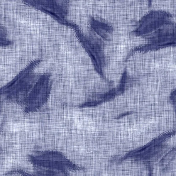 Бесшовная текстура индиго с пятнами. Синий шерстяной хлопок-боро окрашен в эффектный фон. Японцы повторяют шаблон сопротивления батику. Отбеливатель для галстуков. Азиатский слияние allover кимоно текстиль. Тканевая печать — стоковое фото