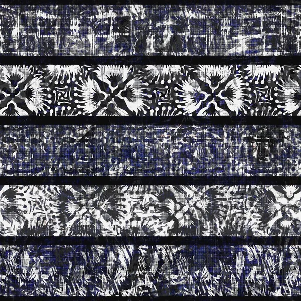 Μονόχρωμο καλοκαιρινό patchwork ριγέ υφασμένη υφή. Grunge vintage τυπωμένο μαύρο λευκό βαμβακερό ύφασμα. Επιδιορθωμένο ιστορικό διακόσμησης σπιτιού. Βελονιά πάπλωμα σε όλο το ύφασμα υλικό εκτύπωσης — Φωτογραφία Αρχείου