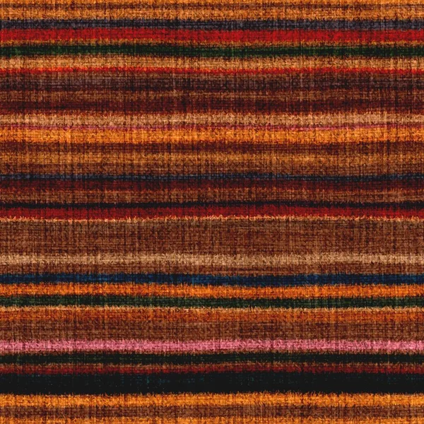 Raya de tapiz horizontal multicolor variada textura tejida. Espacio teñido efecto acuarela tejer fondo rayado. Material textil grueso delgado difuso. Alfombra de alfombra de ramo copetudo efecto tela. —  Fotos de Stock