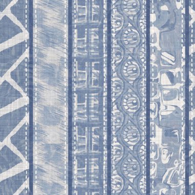 Pasaklı, şık Fransız, gri, mavi keten yama şeritli. Grunge eski yama tekstil efektlerini yıkadı. Kır tarzı ev dekorasyonu yumuşak mobilyalar, dekoratif yastık ya da kumaşın her tarafına yapıştırılmış.. 