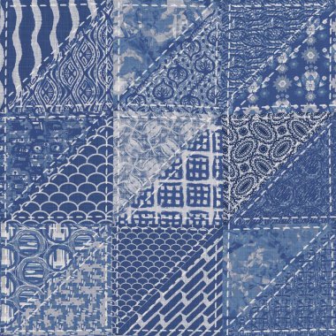 Denim Western mavi yamalı üçgen dokuması. İndigo vintage yıkama pamuk tekstil etkisi. Yamalı kot pantolon ev dekoru arka planı. Boho bandana yorgan dikme kumaş baskı malzemesi.