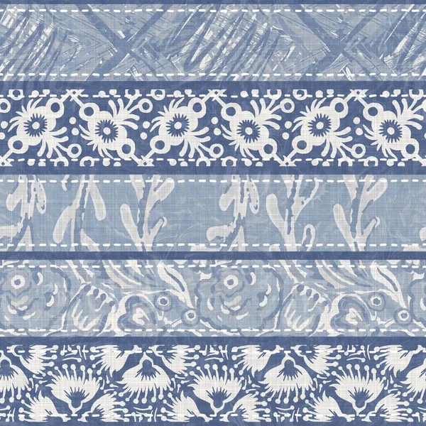 Shabby chic fransk grå blå linne lapptäcksrand. Grunge tvättade bort vintage lappad textil effekt. Country style heminredning mjuk inredning, dekorativa kudde eller lappat över hela tyget tryck. — Stockfoto