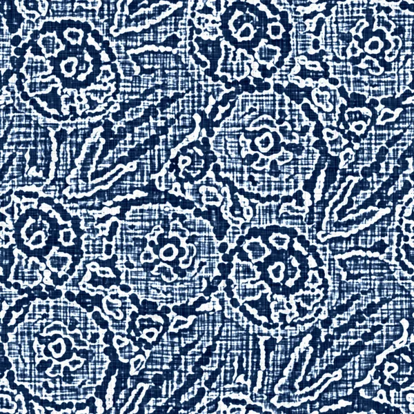 Kyselé mytí modré džínové efekty textury s dekorativním lněným květinovým motivem pozadí. Bezešvé džínové textilní módní látky po celém potisku. — Stock fotografie