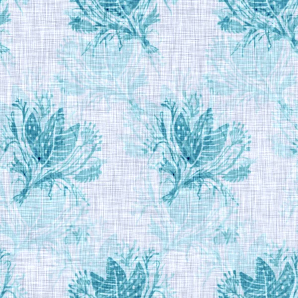 Cyanotypen blau weiße botanische Leinentextur. Faux photographic floral sun print Effekt für trendige, unscharfe Mode Swatch. Blume mit Monoprint in 2 Farbtönen. Hochauflösende Wiederholkachel. — Stockfoto