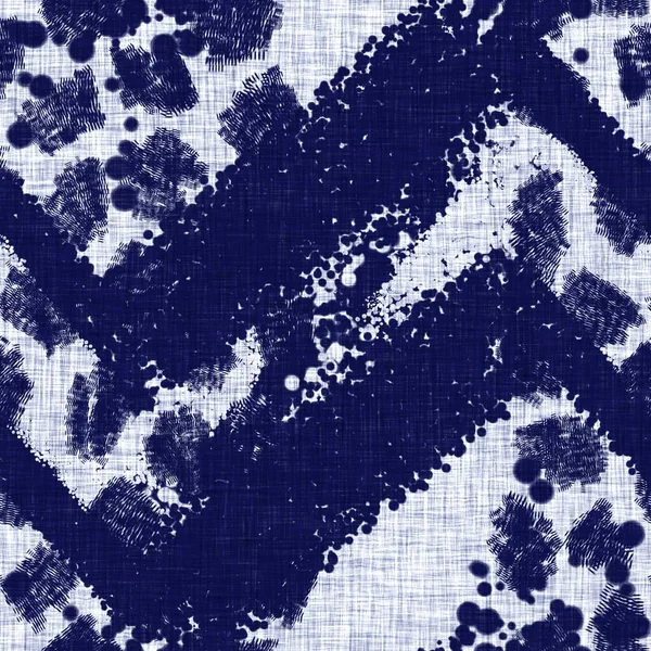 Denim indigo blauwe geweven textuur. Vintage natuurlijke kleurstof bedrukt katoen textiel effect. Afgewassen vervaagde home decor achtergrond. Japans boro stijl allover stof linnen print materiaal. — Stockfoto