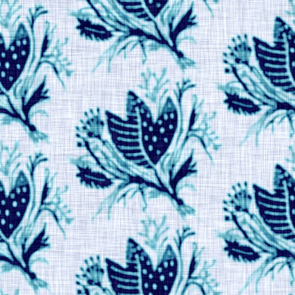 Cianotípusok kék fehér botanikus vászon textúra. Faux fényképészeti virágos napfénykép hatása trendi out of focus divat swatch. Mono nyomtatott virág 2 árnyalatú színben. Nagy felbontású ismétlődő csempe. — Stock Fotó