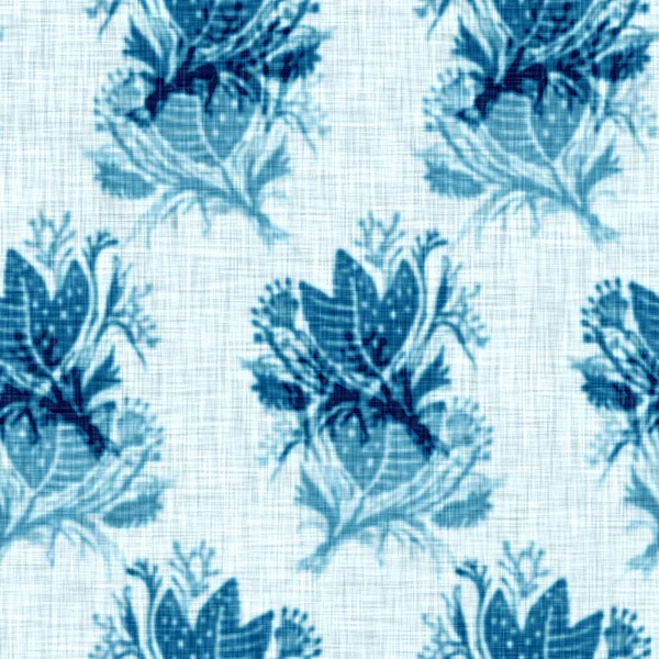 Siyanotipler mavi beyaz botanik keten dokusu. Moda modasının dışına çıkmış modaya uygun sahte fotografik çiçek desenli baskı efekti. Mono desenli çiçek, 2 tonlu. Yüksek çözünürlüklü tekrar taşı. — Stok fotoğraf