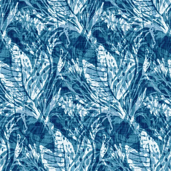 Cyanotypen blau weiße botanische Leinentextur. Faux photographic floral sun print Effekt für trendige, unscharfe Mode Swatch. Blume mit Monoprint in 2 Farbtönen. Hochauflösende Wiederholkachel. — Stockfoto