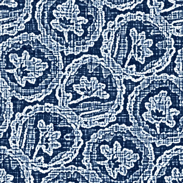 Acid wash blue jean effect texture with decorative linen floral motif background. Tecido de pano de moda têxtil jeans sem costura por toda a impressão. — Fotografia de Stock