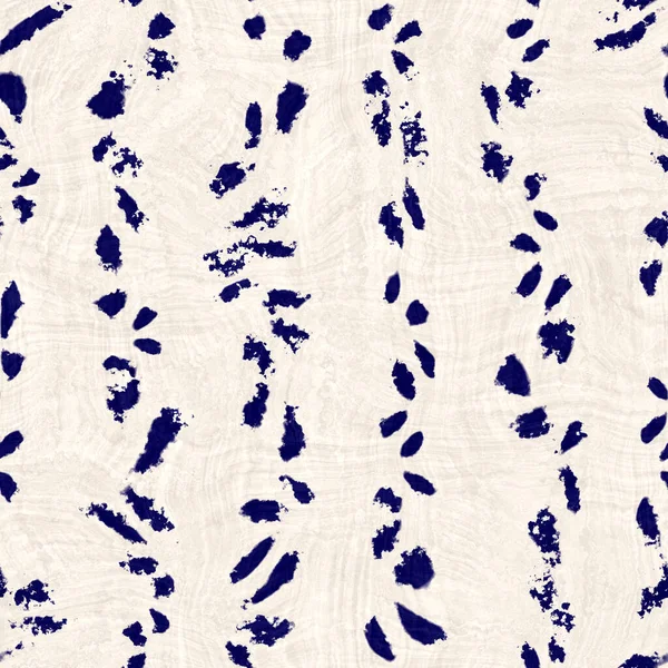 Bezešvé indigové skvrnité textury. Modrá tkaná boro bavlna barvený efekt pozadí. Japonci opakují Batik vzdorovat vzorci. Zoufalý bělidlo kravat. Asijské fusion allover kimono textil. Opotřebovaný potisk látky — Stock fotografie