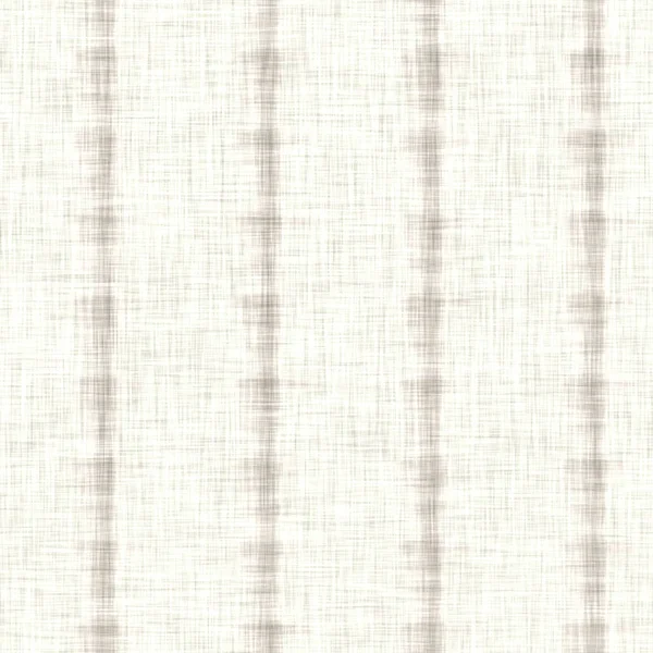 Leinen Textur Hintergrund mit gebrochenen Streifen. Organische, unregelmäßig gestreifte, nahtlose Muster. Modernes naturbelassenes Öko-Textil für Wohnräume. Bauernhaus scandi Stil rustikales Grau auf dem ganzen Druck. — Stockfoto