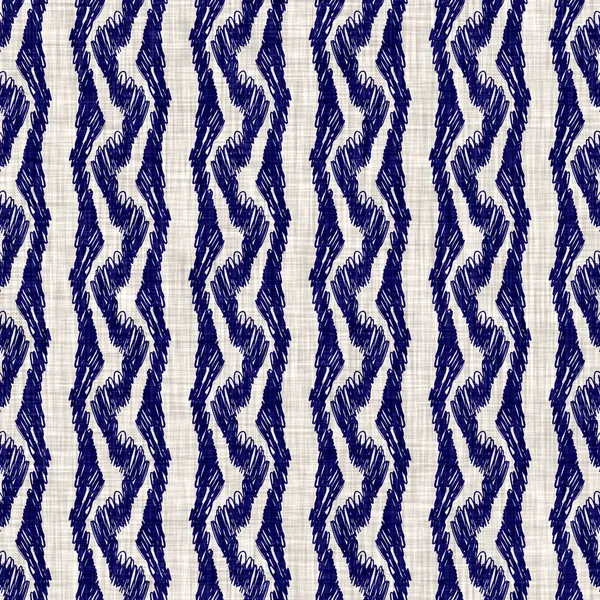 Texture sans couture à rayures lavées indigo. Bleu tissé boro lin coton fond effet teint. Répéter japonais batik résister modèle. Asiatique rayé partout imprimé textile. — Photo