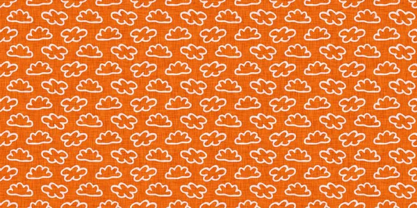 Serbest çocuk yuvası gökyüzü sınırı. Parlak turuncu bulutsuz bayrak. 