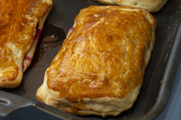 Close Van Bladerdeeg Zelfgemaakte Koekjesdeeg Taarten Bakken Kookconcept — Stockfoto