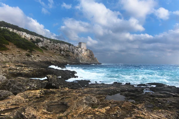 LÍNEA DE COSTES ITALIANOS, SEPTIEMBRE DE 2014: antigua torre de coste italiano —  Fotos de Stock