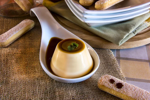 Dessert en Italiaanse koekjes — Stockfoto