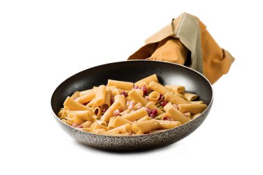 İtalyan makarna sebze ve jambon ile 