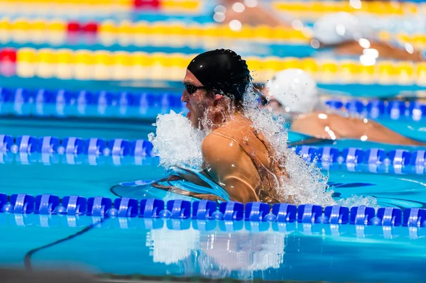 Brustschwimmerin — Stockfoto