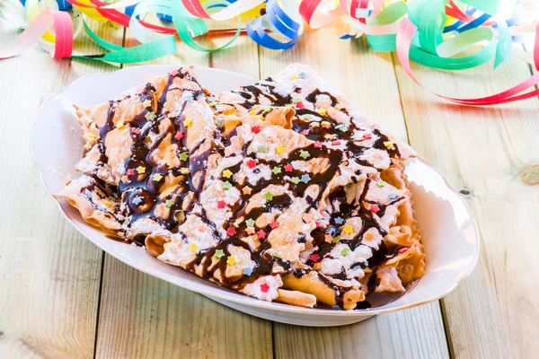 Comida de carnaval italiano llamado "chats " — Foto de Stock