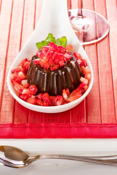 딸기와 초콜릿 푸딩 로열티 프리 스톡 사진