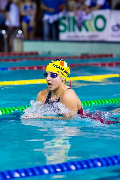 Giulia Rosa (Itália) realizando 200 mt peito — Fotografia de Stock