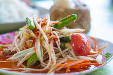 Yeşil papaya salatası