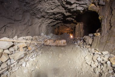 Yeraltı maden cevheri sıyırıcı