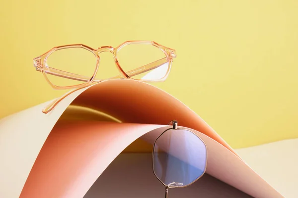 Μοντέρνα Γυαλιά Μόδας Μάτια Για Διόρθωση Της Όρασης Ένα Δημιουργικό — Φωτογραφία Αρχείου