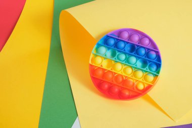 Kıpır kıpır oyuncak anti-stres oyuncağı patlat, baloncukları patlat, el ve parmaklardan iyi motor becerileri geliştir, çocukların eğitici oyunu