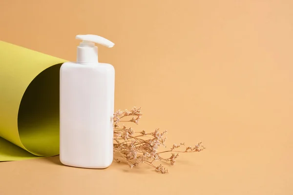 Bloem Mock Blanco Witte Fles Met Dispenser Voor Cosmetica Achtergrond — Stockfoto