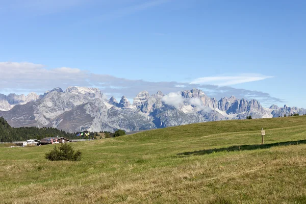 Dolomieten van Brenta, monte Bondone — Stockfoto