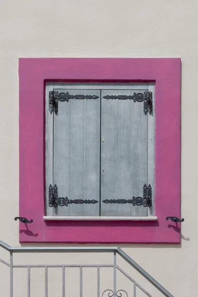 Διακοσμημένα παράθυρα στο Φισκάρδο — Φωτογραφία Αρχείου