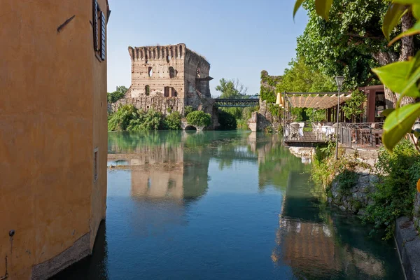 Borghetto Sul Mincio Uma Aldeia Casas Antigas Moinhos Antigos Sobre — Fotografia de Stock