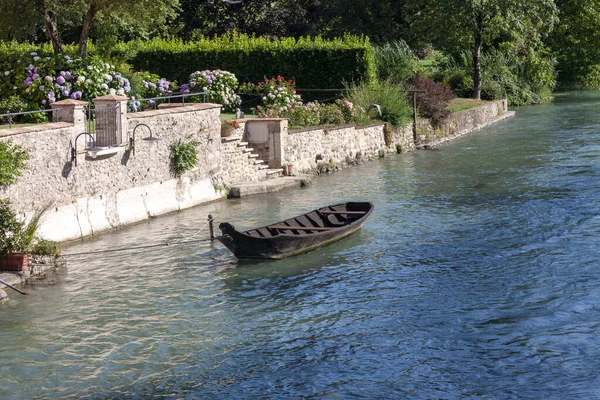 Borghetto Sul Mincio Italia Vista Sobre Hermoso Pueblo Medieval Borghetto Imágenes de stock libres de derechos