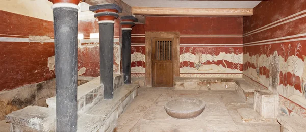 A Sala do Trono no Palácio Minoico de Cnossos — Fotografia de Stock