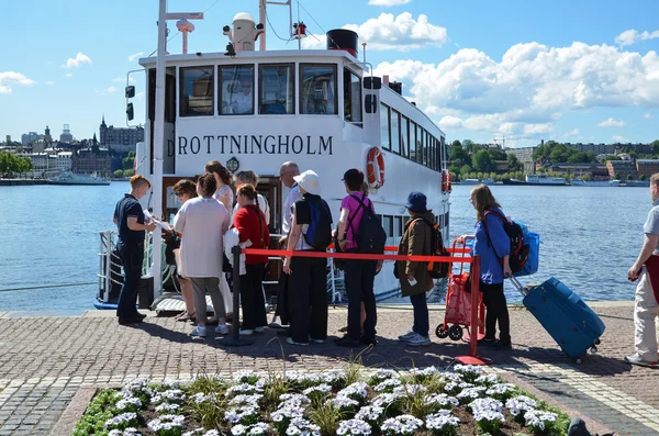 Turisti in barca turistica a Stoccolma — Foto Stock