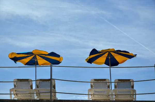 Colorful sun umbrellas — Stock Photo, Image