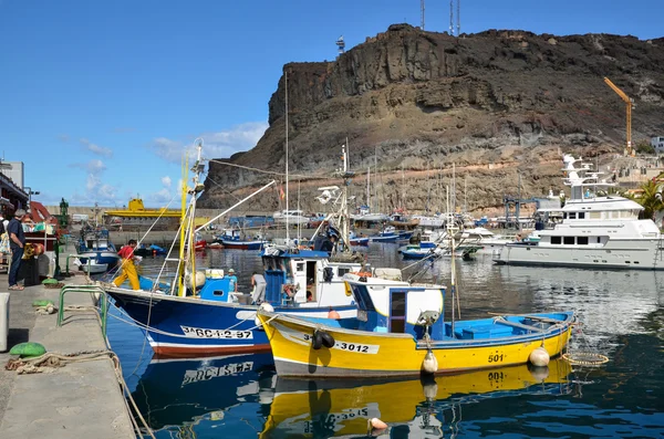 Bunte Fischerboote auf Gran Canaria, Spanien — Stockfoto