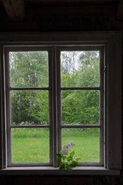Eski bir pencereden görüntüleme