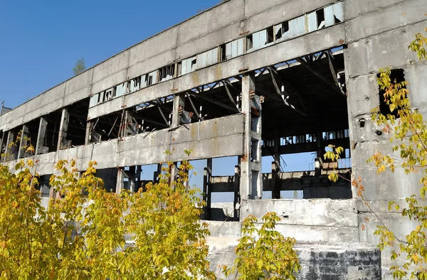 Oude fabrieksruïne — Stockfoto
