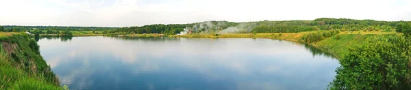 Wspaniały widok na jezioro — Zdjęcie stockowe