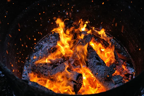 Fuego en un barril — Foto de Stock